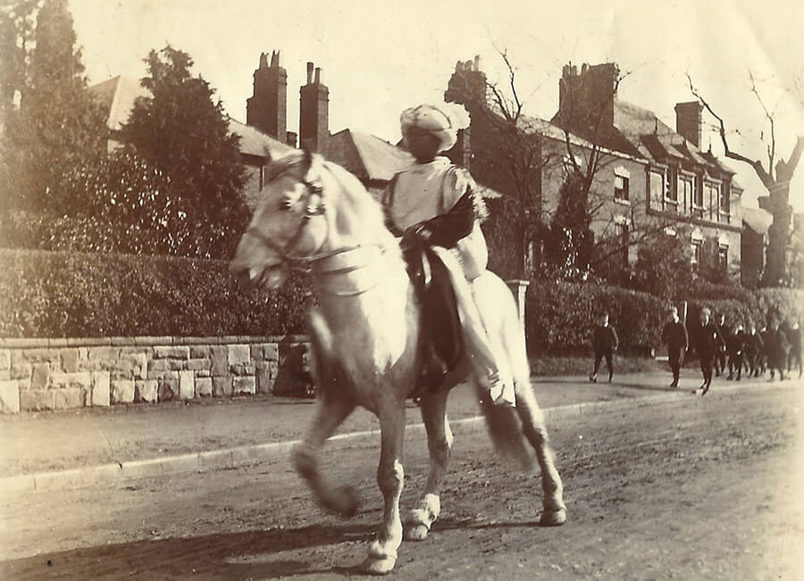 Circus procession along Blakebrook, Kidderminster